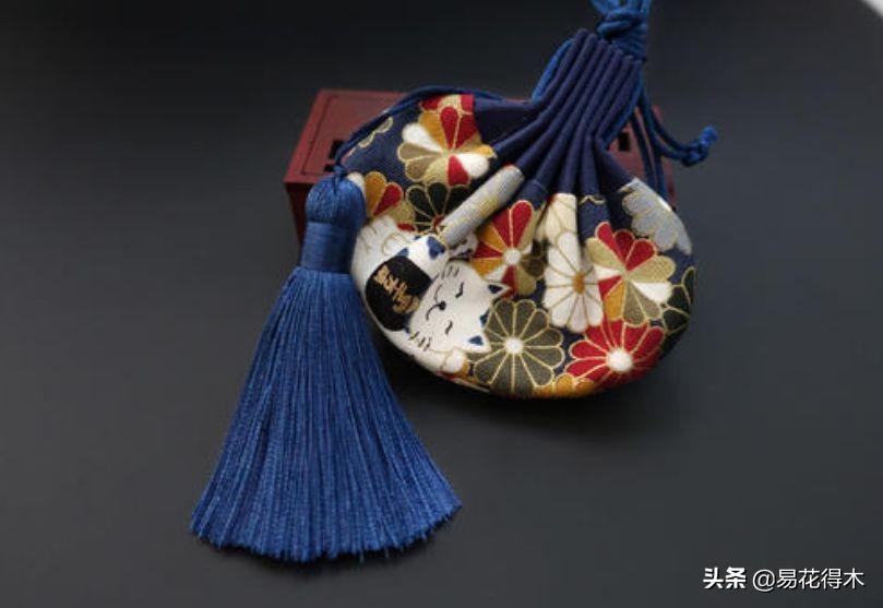香水价格排名,🌺香水价格排名大解密💖贵族香氛与平价之美的碰撞！