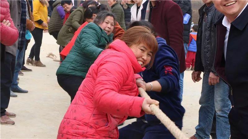 拔河比赛盛大通知，集结力量，共赴赛场！